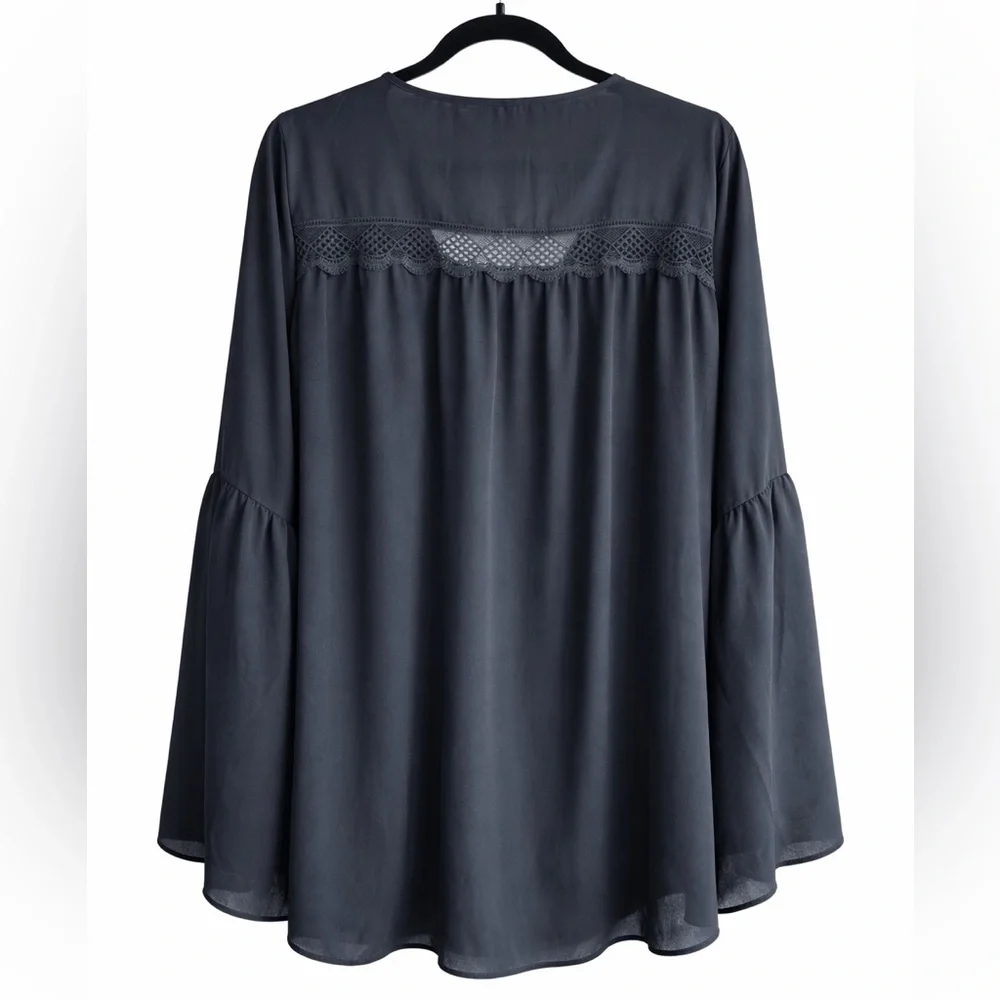 Torrid pheasant style black blouse w/lace trim detail size 3X - Picture 3 of 4